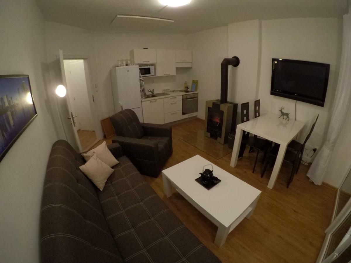 Apartman Reggie - Pec Pod Snezkou Exteriör bild