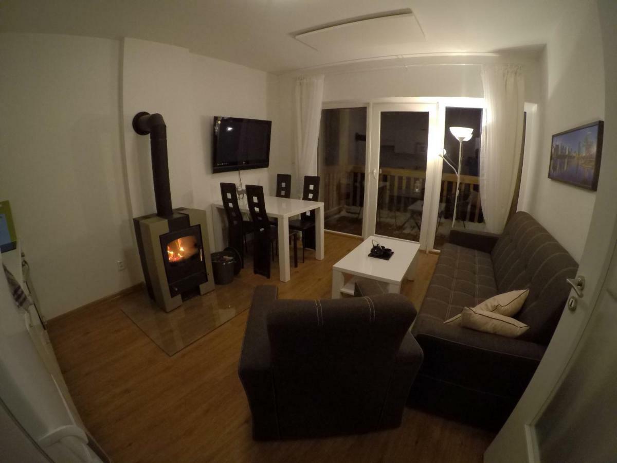 Apartman Reggie - Pec Pod Snezkou Exteriör bild