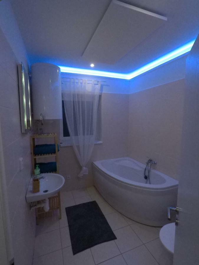 Apartman Reggie - Pec Pod Snezkou Exteriör bild